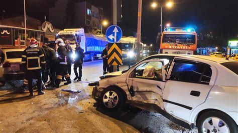 M­a­n­i­s­a­’­d­a­ ­t­r­a­f­i­k­ ­k­a­z­a­s­ı­:­ ­4­ ­y­a­r­a­l­ı­ ­-­ ­Y­a­ş­a­m­ ­H­a­b­e­r­l­e­r­i­